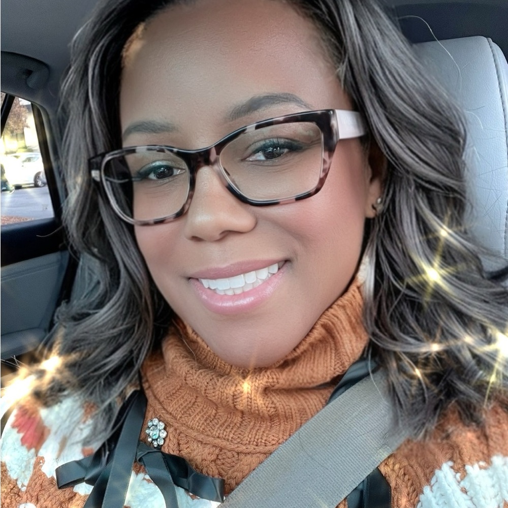 Meet your Posher, T. Rene' - Picture 4 of 10